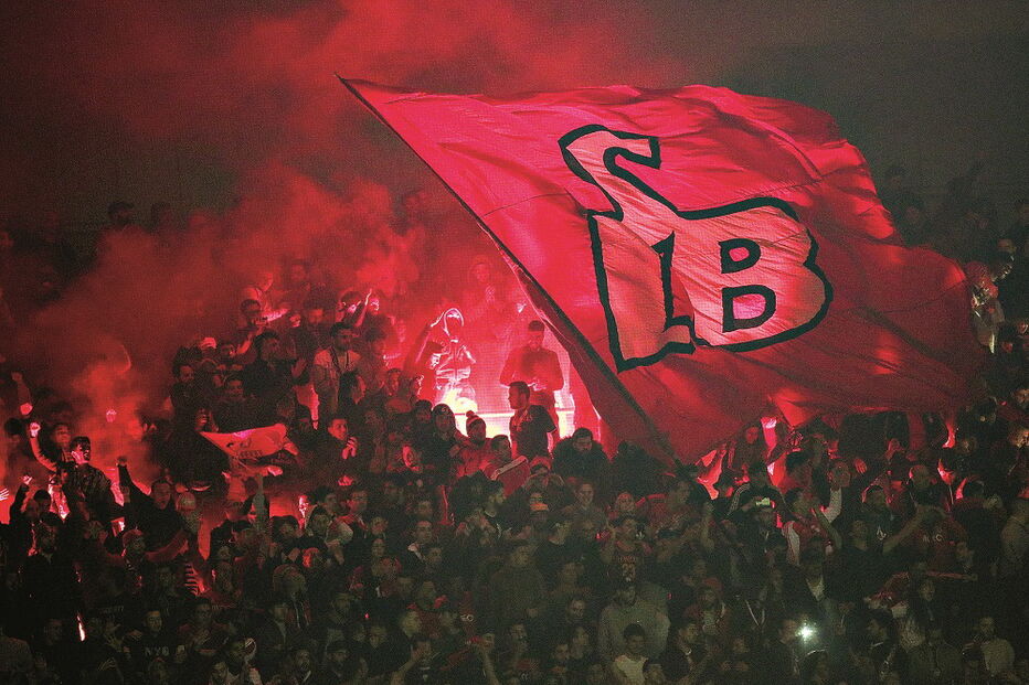 Adeptos do Benfica querem criar em Braga um ambiente de grande apoio à equipa de futebol, num jogo fundamental para a corrida ao título  