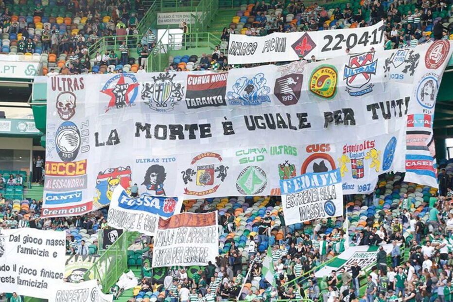 Claque do Sporting faz homenagem a adepto dois anos após morrer