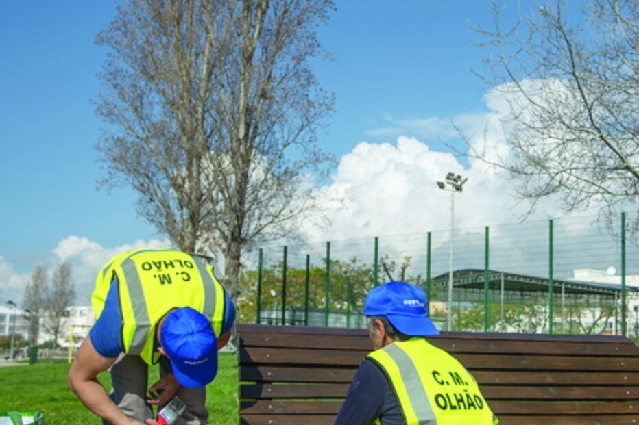 Reclusos saem da cadeia para fazer limpezas e pinturas em Olhão