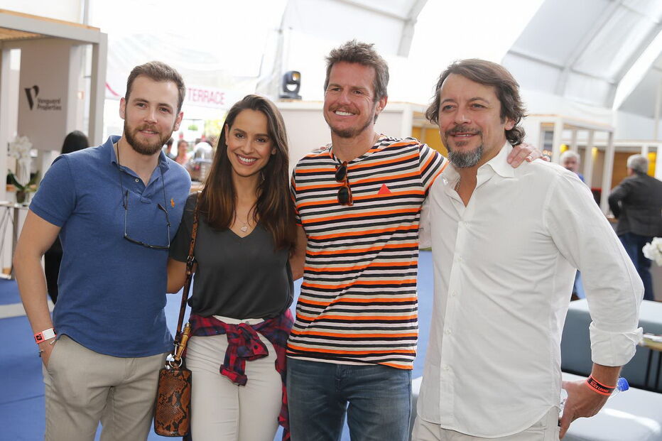 Atores da novela da CMTV ‘Alguém Perdeu’ não quiseram perder o arranque de mais um Estoril Open. Diogo Costa Reis, Francisco Penim, Jacira Araújo, António Pedro Cerdeira e Ricardo Trêpa estiveram sempre animados    