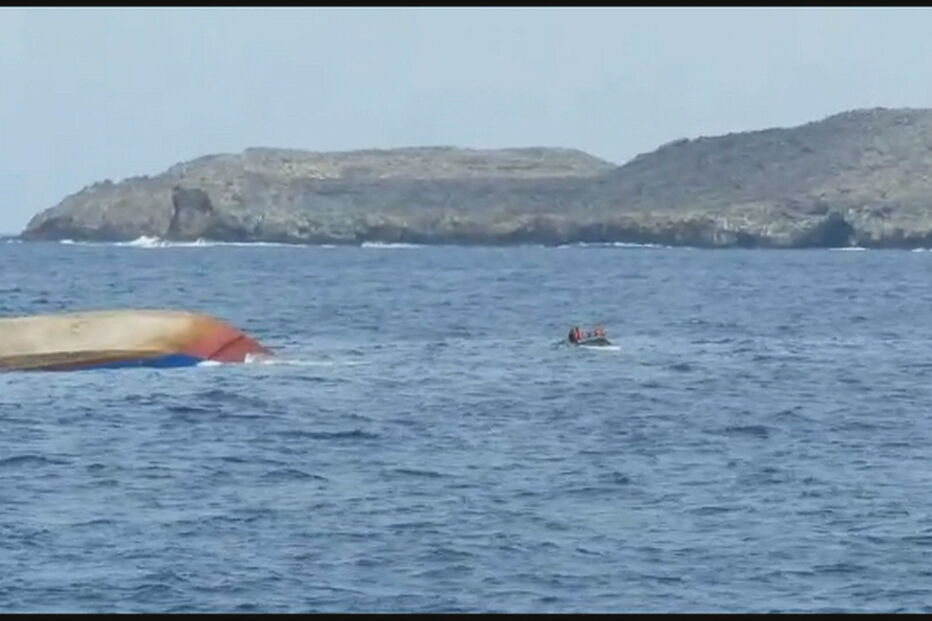 Mergulhadores portugueses já estão no local para ajudar nas buscas do naufrágio em São Tomé e Príncipe 