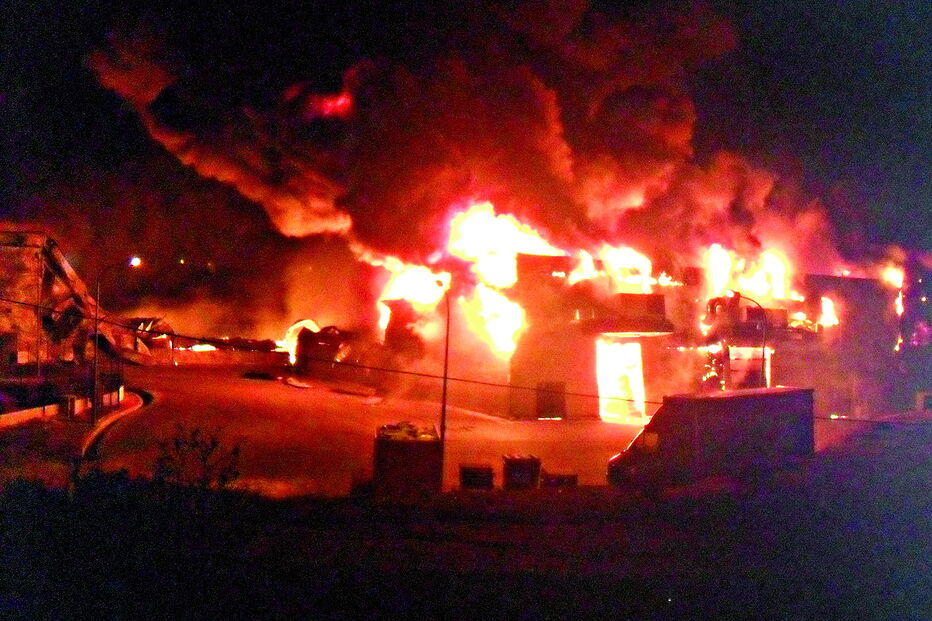 Chamas, em 2012, destruíram sete grandes espaços comerciais existentes no Retail Park de Portimão 