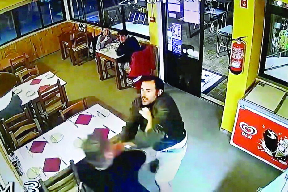 Imagens de videovigilância mostram agressões entre André e o irmão da vítima 