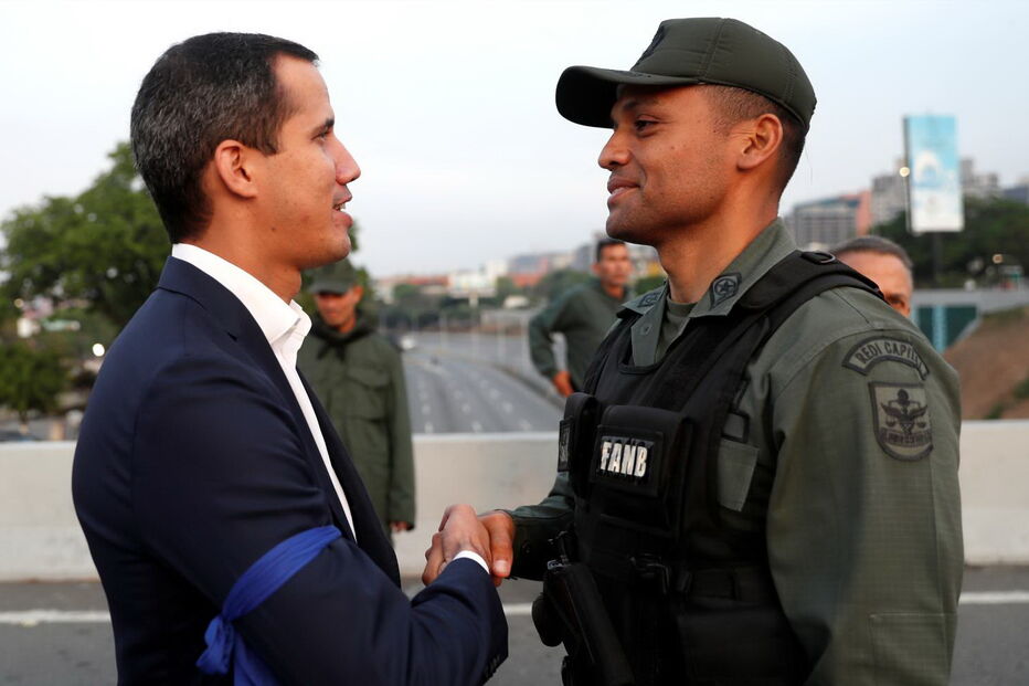 Juan Guaidó inicia operação para acabar com 