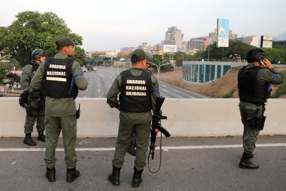 Tensão e confrontos nas ruas venezuelanas