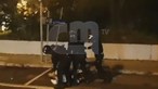 Polícia reage à bastonada em distúrbios após jogo do Benfica na Luz