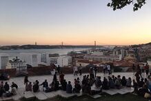 Miradouro de Santa Catarina: a nova vista da casa Madonna, a dois passos do Bairro Alto  