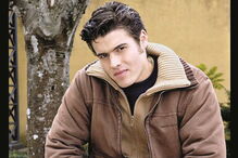 Ator de ‘Morangos’ internado por perseguir professora