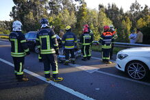Violento acidente faz 10 feridos na A29 em Gaia. Nove carros envolvidos 