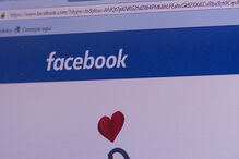 Homem punido por perseguir ex-namorada na net