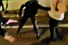 Ânimos exaltados entre adeptos e polícia que reagiu à bastonada