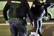 Três adeptos foram detidos, entre eles uma mulher, acusados de distúrbios e injúrias 