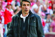 Bruno Lage lidera águia goleadora 