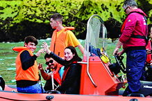 Grupos de estudantes viveram uma experiência única e memorável no mar da Nazaré  
