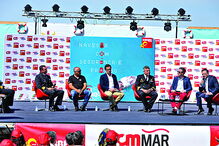 Debate foi moderado por José Carlos Castro e contou com a participação de várias personalidades nacionais e locais 