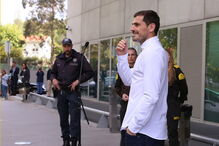 Casillas à saída do hospital onde esteve internado