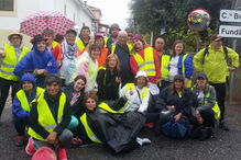 Manuel Paulo (ao centro na foto), rodeado do grupo que este ano peregrina com ele até ao Santuário de Fátima 