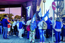 Professores exigem que seja aplicado o regime de pré-reforma a quem tenha mais de 55 anos, com base num diploma já aprovado pelo Governo 