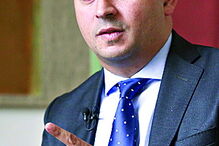 João Leão, secretário de Estado do Orçamento, falou à imprensa  