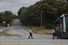 Estrada Nacional 4 encontra-se cortada após acidente junto à Academia do Sporting em Alcochete