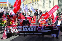Funcionários públicos manifestaram-se contra o congelamento dos salários