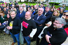 Mário Nogueira e outros professores marcaram presença no Parlamento