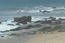 Surfista salva jovem casal belga de afogamento na praia de São Pedro de Moel em Leiria