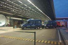 Carro desgovernado embate contra Aeroporto de Lisboa e atropela uma pessoa