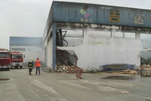  Incêndio em armazém em Porto Alto mobiliza quase meia centena de bombeiros
