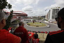 Adeptos fazem a festa antes do jogo entre Benfica e Santa Clara