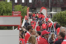 Adeptos fazem a festa antes do jogo entre Benfica e Santa Clara