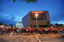 Adeptos comemoram título benfiquista em Porto