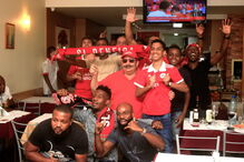 Adeptos comemoram título benfiquista em Luanda