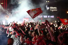 Adeptos comemoram título benfiquista em Lisboa