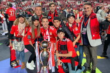 Família e amigos de Grimaldo na festa da 