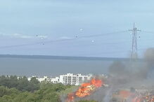 Incêndio consome zona de mato em Sacavém