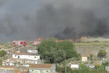 Incêndio consome zona de mato em Sacavém