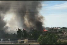 Incêndio de grandes dimensões consome zona de mato e causa pânico em Sacavém