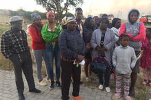 Incêndio destrói dez barracas na Quinta do Mocho em Sacavém. Explosões ouvidas no local