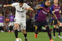 Valência, de Gonçalo Guedes, derrota Barcelona e conquista Taça do Rei em Espanha