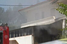 Bombeiros combatem incêndio durante quatro horas em Leiria