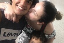 Katia Aveiro com os filhos