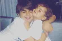 Katia Aveiro com os filhos