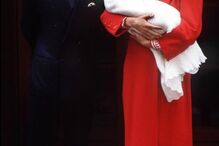 Príncipe Carlos Diana de Gales apresentam o segundo filho, Harry