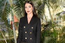 Carolina Carvalho é adepta dos vestidos-blazer, que conjugou com uns stilettos 