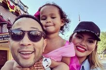 Chrissy Teigen, John Legend e Luna