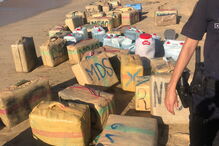 Os 58 fardos de droga foram encontrados durante uma operação policial de rotina.