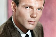 Adam West foi Batman em 1966