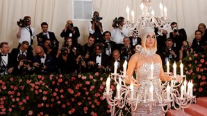Os 'looks' icónicos e bizarros que marcaram a passadeira cor-de-rosa do MET Gala 2019