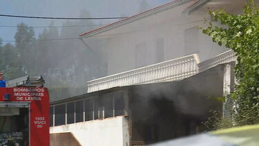 Bombeiros combatem incêndio durante quatro horas em Leiria